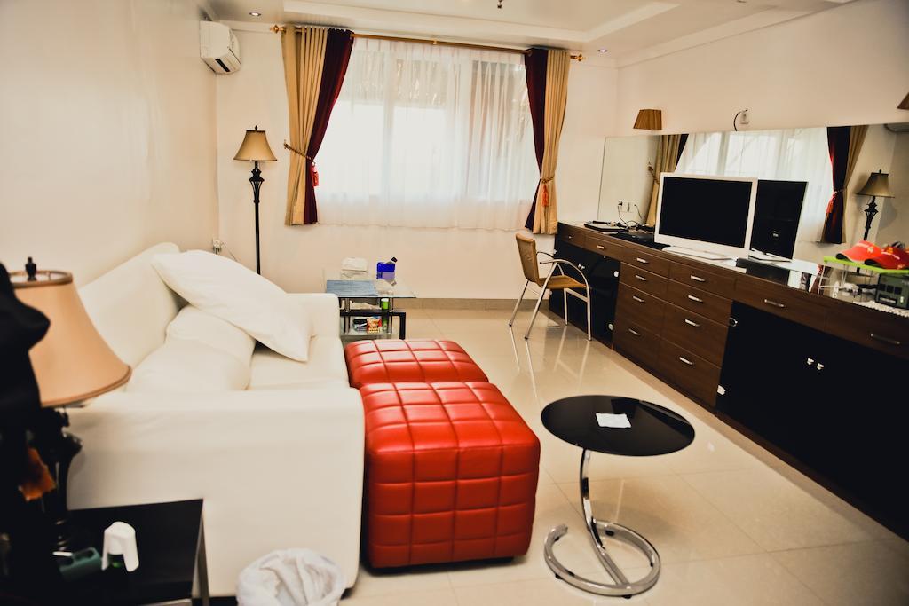 Kyo Serviced Apartment Jakarta Cilandak  ภายนอก รูปภาพ